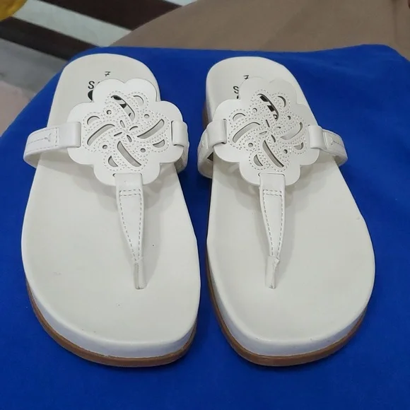 Sandles - Picture 1 of 5